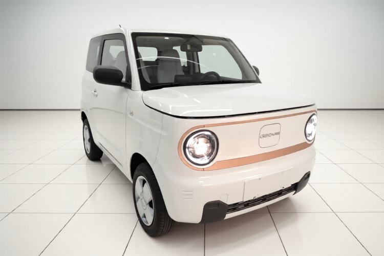 Used Geely Galaxy Panda 2024 Panda Mini 200km Endurance Bear Front Right 45 Deg