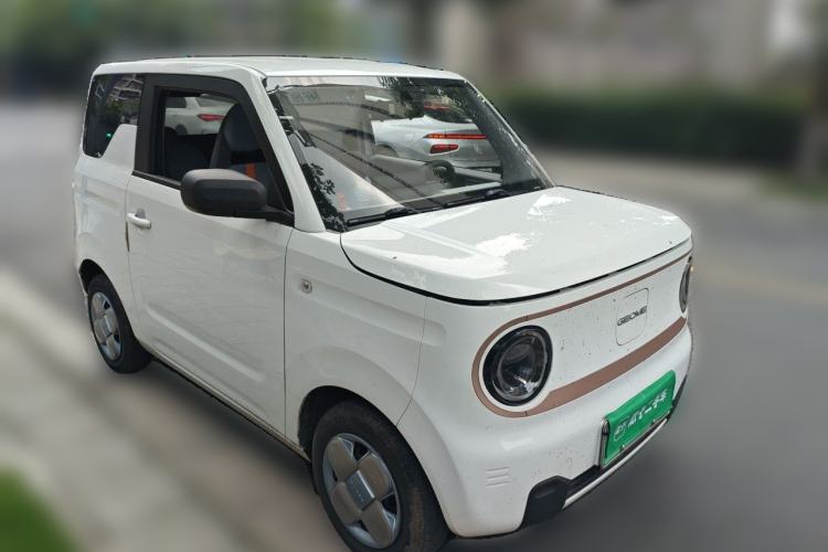 Used Geely Galaxy Panda 2024 Panda Mini 200km Endurance Bear Front Right 45 Deg