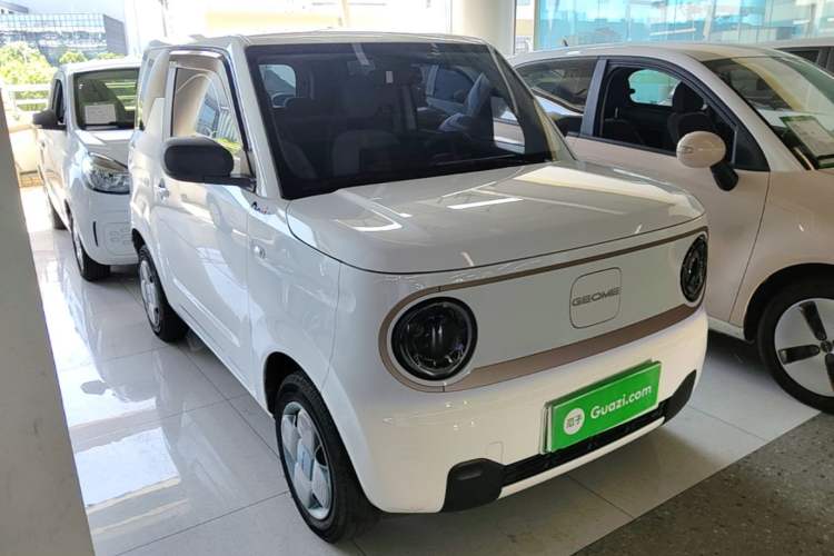 Used Geely Galaxy Panda 2024 Panda Mini 200km Endurance Bear Front Right 45 Deg