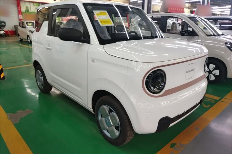 Used Geely Galaxy Panda 2024 Panda Mini 200km Endurance Bear Front Right 45 Deg