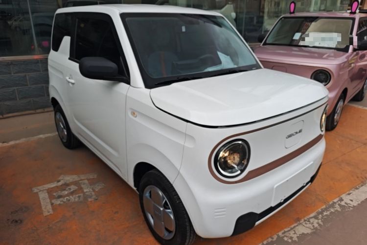 Used Geely Galaxy Panda 2024 Panda Mini 200km Endurance Bear Front Right 45 Deg