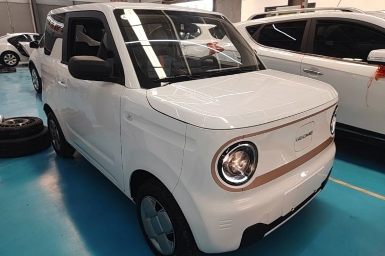 Used Geely Galaxy Panda 2024 Panda Mini 200km Endurance Bear Front Right 45 Deg