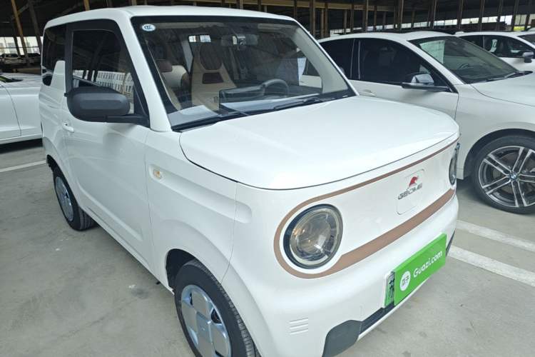 Used Geely Galaxy Panda 2024 Panda Mini 200km Endurance Bear Front Right 45 Deg