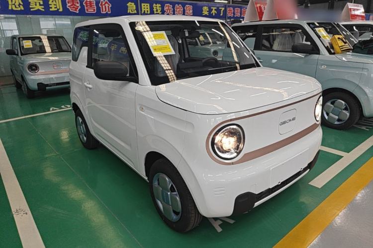 Used Geely Galaxy Panda 2024 Panda Mini 200km Longteng PRO Edition Front Right 45 Deg