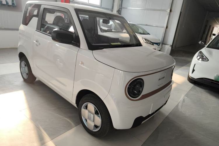 Used Geely Galaxy Panda 2024 Panda Mini 200km Endurance Bear Front Right 45 Deg