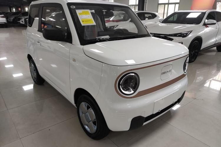 Used Geely Galaxy Panda 2024 Panda Mini 200km Endurance Bear Front Right 45 Deg