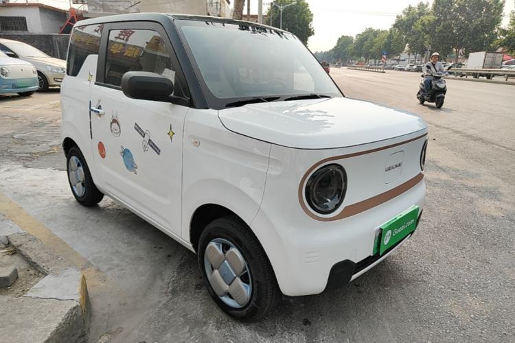 Used Geely Galaxy Panda 2024 Panda Mini 200km Endurance Bear Front Right 45 Deg