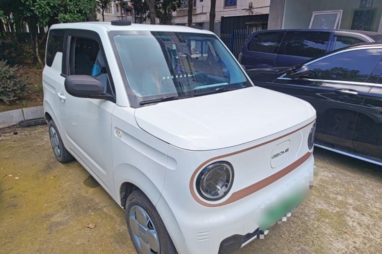 Used Geely Galaxy Panda 2024 Panda Mini 200km Endurance Bear Front Right 45 Deg