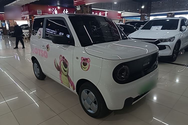 Used Geely Galaxy Panda 2024 Panda Mini 200km Endurance Bear Front Right 45 Deg