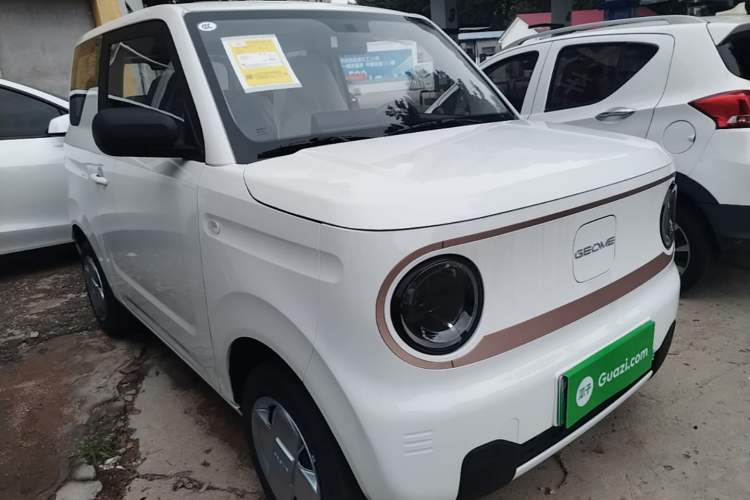 Used Geely Galaxy Panda 2024 Panda Mini 200km Endurance Bear Front Right 45 Deg