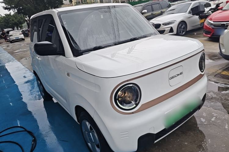 Used Geely Galaxy Panda 2024 Panda Mini 200km Endurance Bear Front Right 45 Deg
