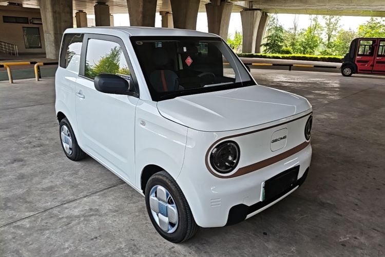 Used Geely Galaxy Panda 2024 Panda Mini 200km Endurance Bear Front Right 45 Deg