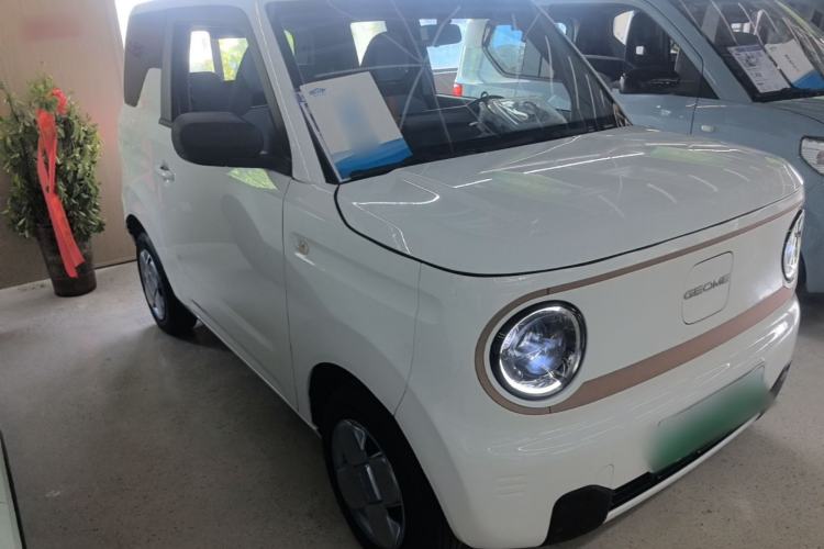 Used Geely Galaxy Panda 2024 Panda Mini 200km Longteng PRO Edition Front Right 45 Deg