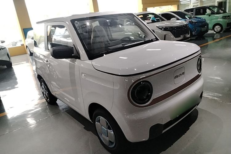 Used Geely Galaxy Panda 2024 Panda Mini 200km Longteng PRO Edition Front Right 45 Deg