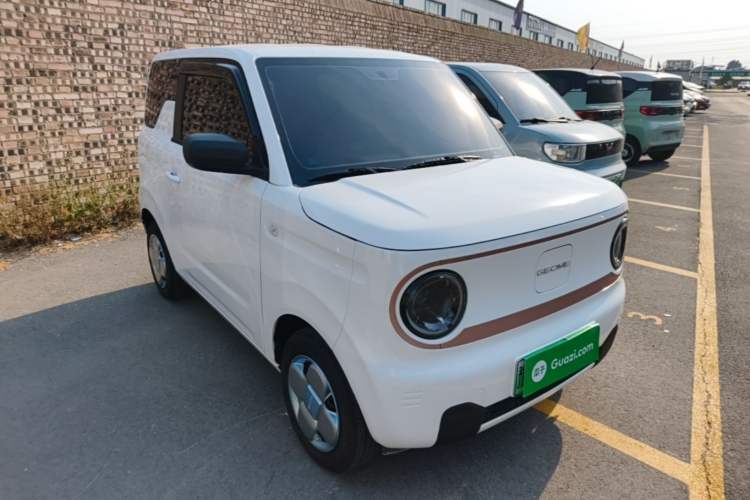 Used Geely Galaxy Panda 2024 Panda Mini 200km Endurance Bear Front Right 45 Deg
