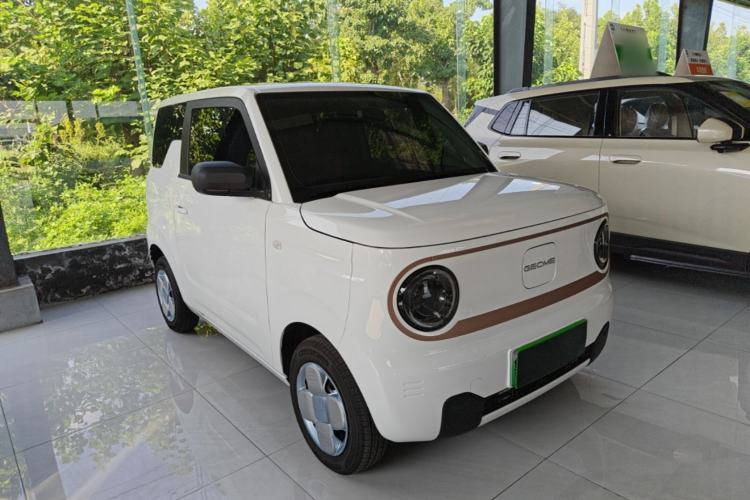 Used Geely Galaxy Panda 2024 Panda Mini 200km Endurance Bear Front Right 45 Deg