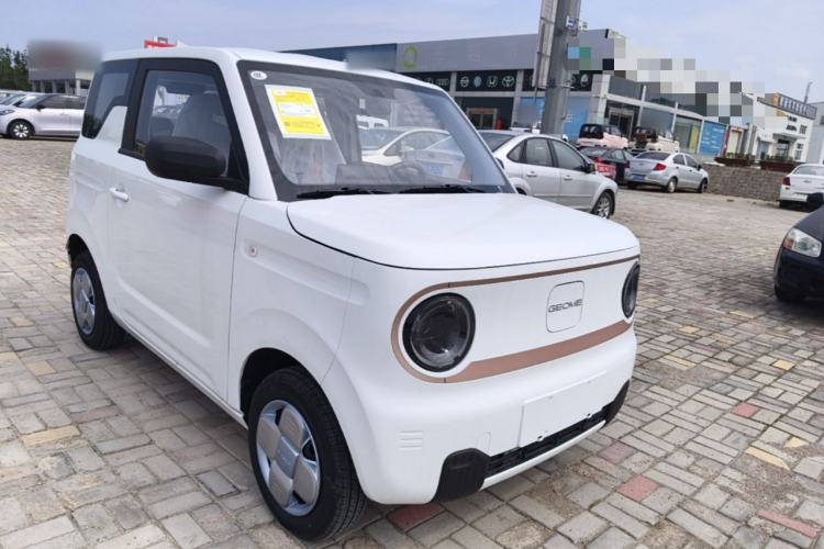 Used Geely Galaxy Panda 2024 Panda Mini 200km Endurance Bear Front Right 45 Deg