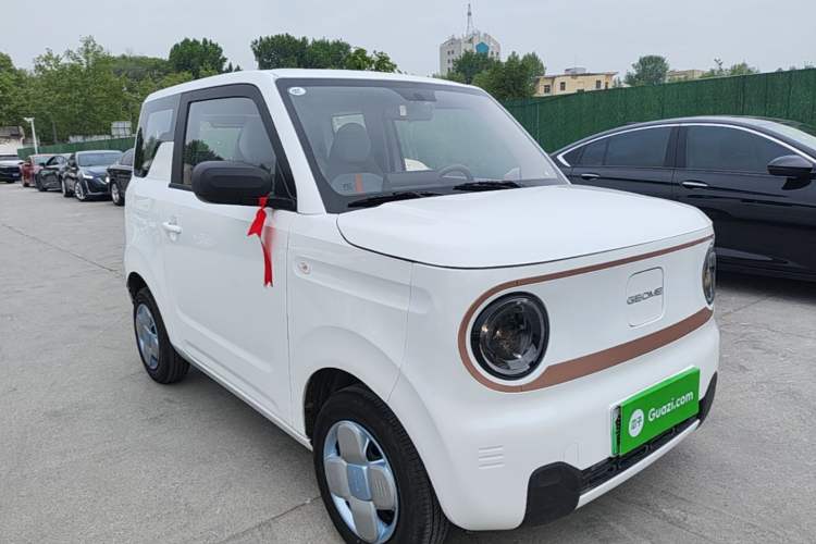 Used Geely Galaxy Panda 2024 Panda Mini 200km Endurance Bear Front Right 45 Deg