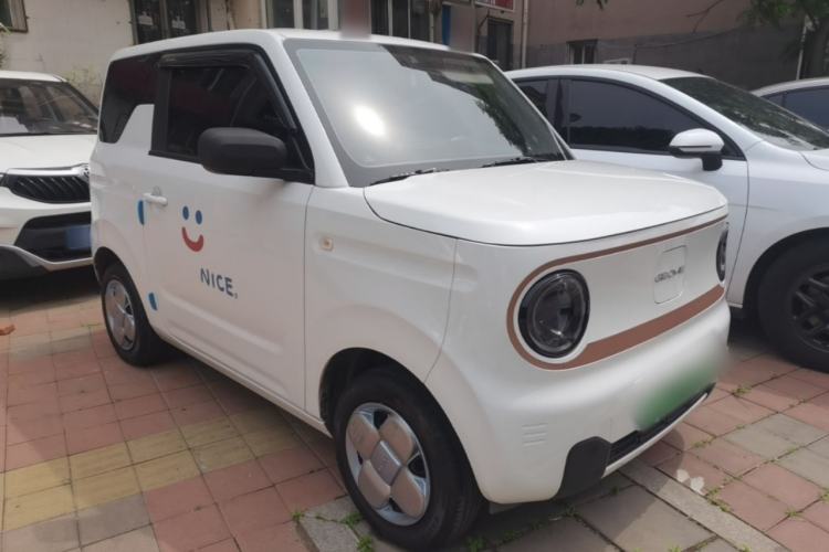 Used Geely Galaxy Panda 2024 Panda Mini 200km Longteng PRO Edition Front Right 45 Deg