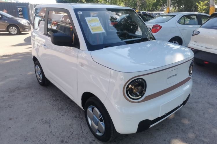 Used Geely Galaxy Panda 2024 Panda Mini 200km Endurance Bear Front Right 45 Deg