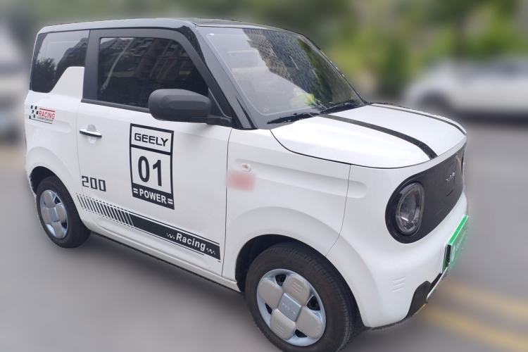 Used Geely Galaxy Panda 2024 Panda Mini 200km Endurance Bear Front Right 45 Deg