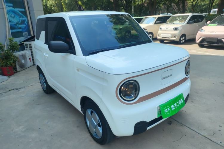 Used Geely Galaxy Panda 2024 Panda Mini 200km Endurance Bear Front Right 45 Deg