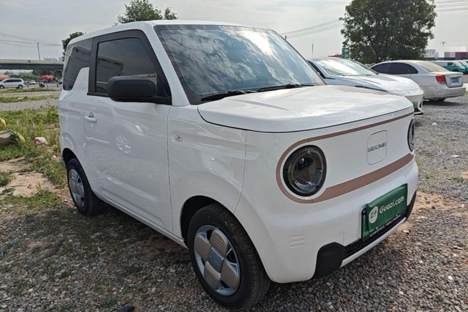 Used Geely Galaxy Panda 2024 Panda Mini 200km Endurance Bear Front Right 45 Deg
