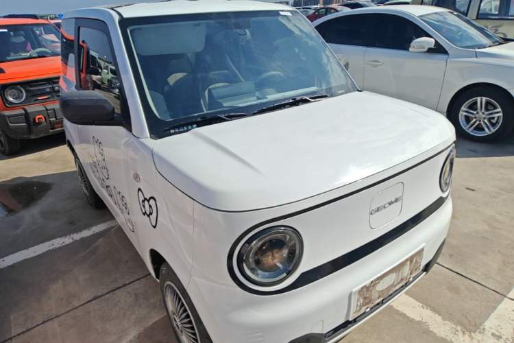 Used Geely Galaxy Panda 2024 Panda Mini 200km Endurance Bear Front Right 45 Deg