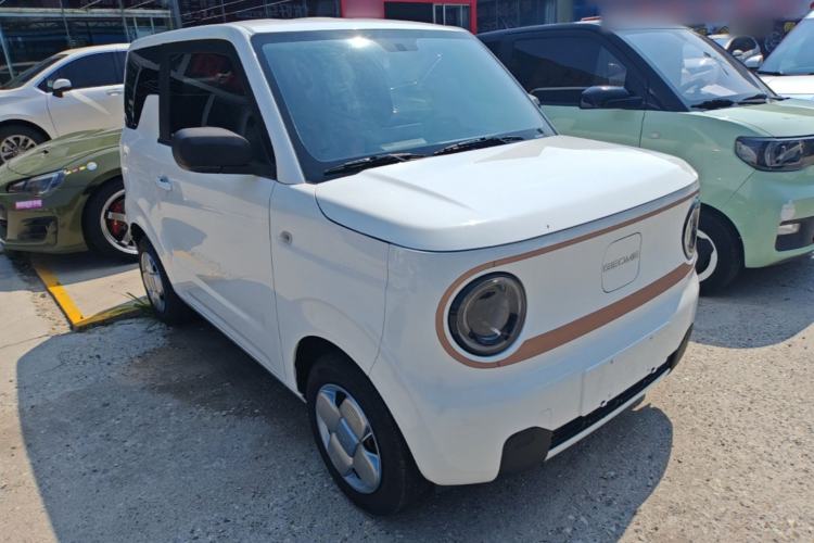 Used Geely Galaxy Panda 2024 Panda Mini 200km Endurance Bear Front Right 45 Deg