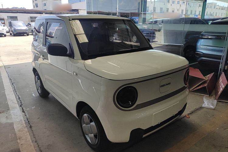 Used Geely Galaxy Panda 2024 Panda Mini 200km Endurance Bear Front Right 45 Deg