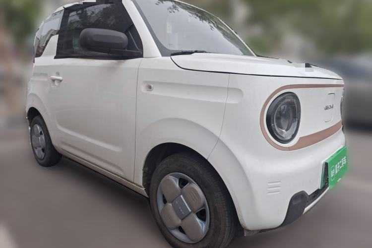 Used Geely Galaxy Panda 2024 Panda Mini 200km Endurance Bear Front Right 45 Deg