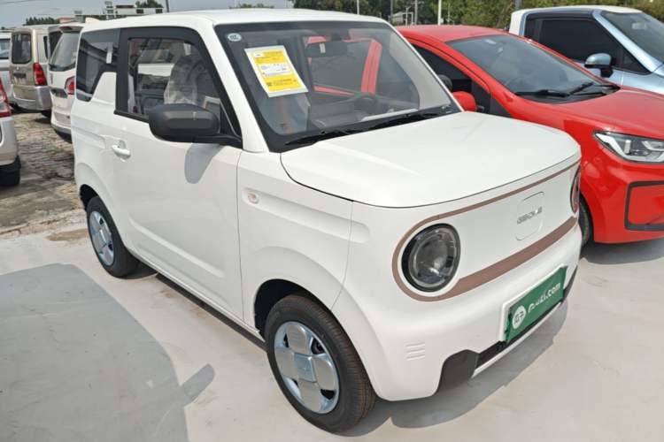 Used Geely Galaxy Panda 2024 Panda Mini 200km Endurance Bear Front Right 45 Deg