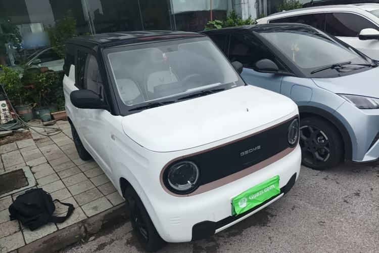 Used Geely Galaxy Panda 2024 Panda Mini 200km Endurance Bear Front Right 45 Deg