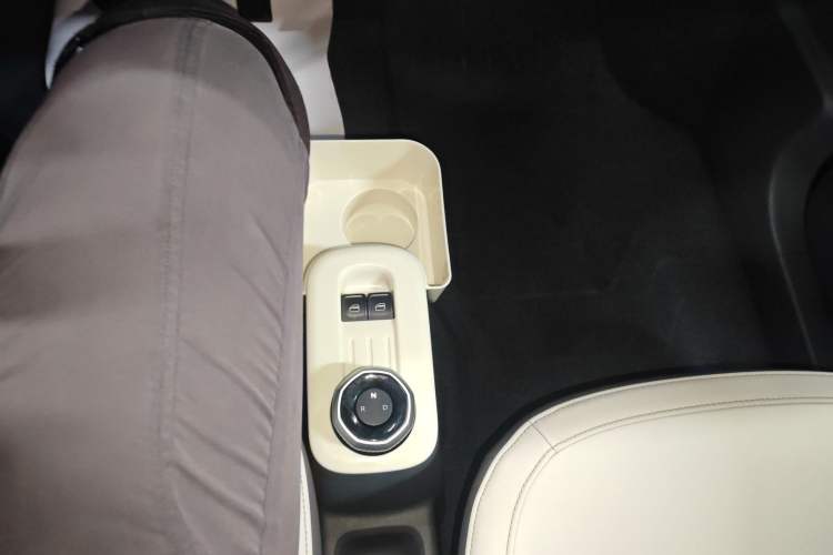 Used Geely Galaxy Panda 2024 200km Panda Rider Gear Lever
