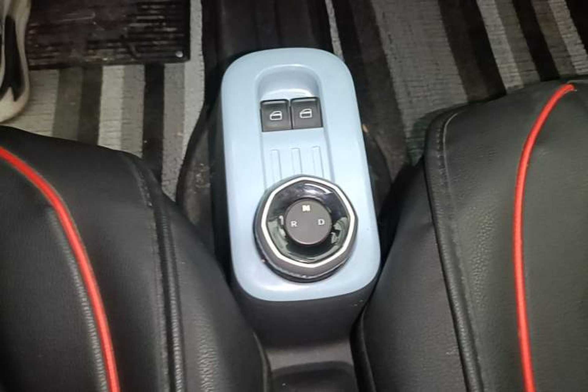 Used Geely Galaxy Panda 2024 Panda Mini 200km Endurance Bear Gear Lever