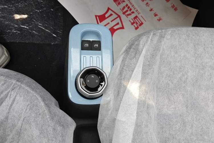 Used Geely Galaxy Panda 2024 Panda Mini 200km Endurance Bear Gear Lever