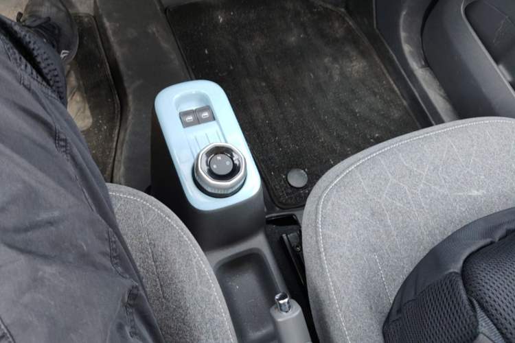 Used Geely Galaxy Panda 2024 Panda Mini 200km Longteng PRO Edition Gear Lever