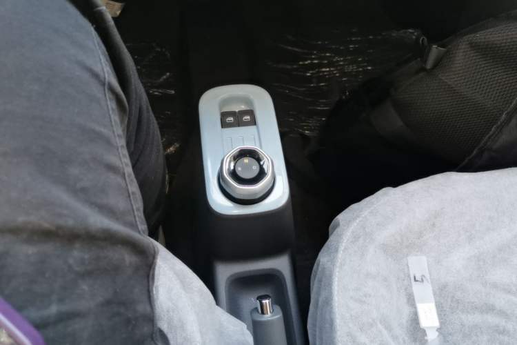 Used Geely Galaxy Panda 2024 Panda Mini 200km Endurance Bear Gear Lever