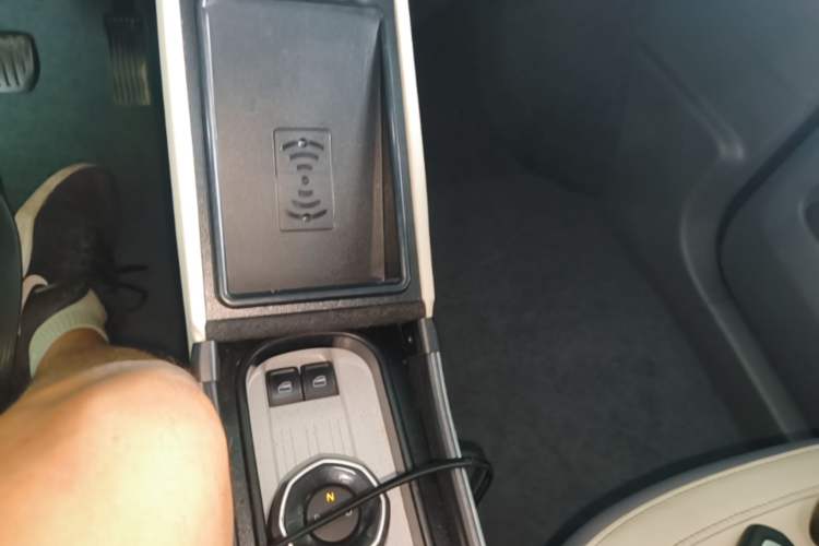 Used Geely Galaxy Panda 2024 200km Panda Rider Gear Lever