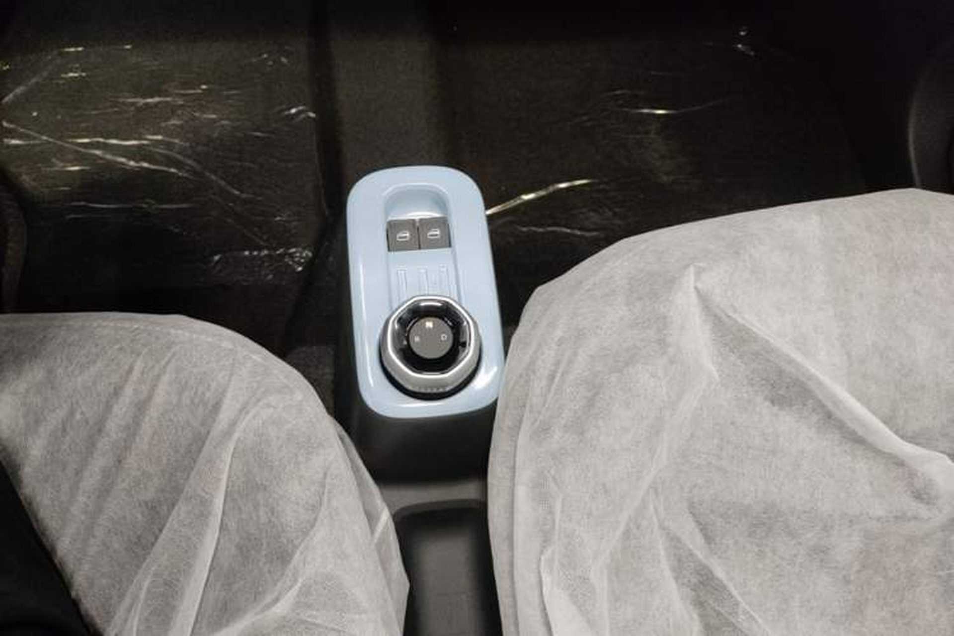 Used Geely Galaxy Panda 2024 Panda Mini 200km Endurance Bear Gear Lever