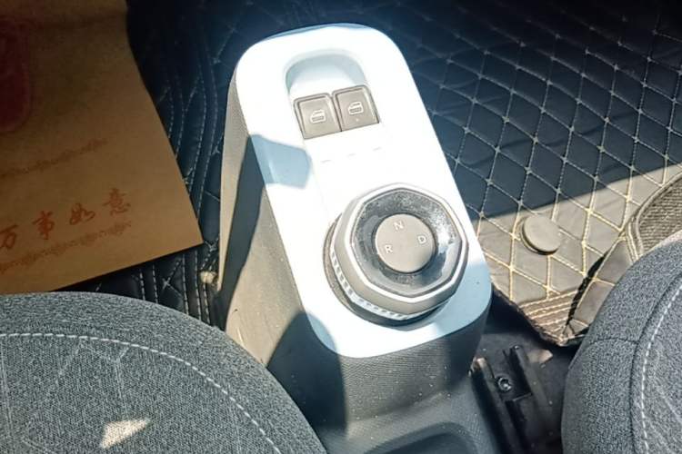 Used Geely Galaxy Panda 2024 Panda Mini 200km Longteng PRO Edition Gear Lever