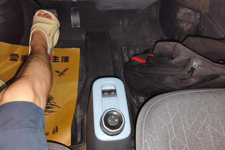 Used Geely Galaxy Panda 2024 Panda Mini 200km Endurance Bear Gear Lever