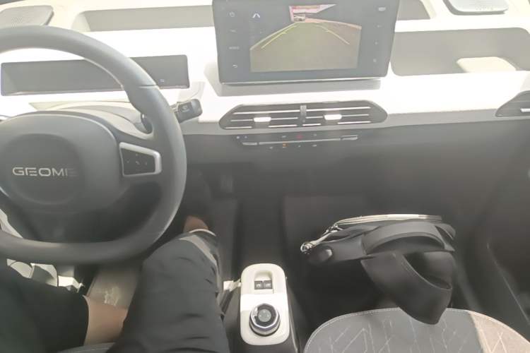 Used Geely Galaxy Panda 2024 Panda Mini 200km Longteng PRO Edition Gear Lever