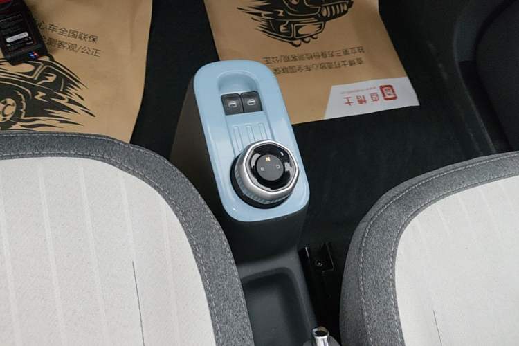 Used Geely Galaxy Panda 2024 Panda Mini 200km Endurance Bear Gear Lever