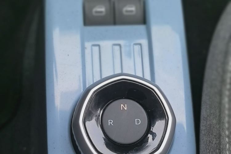 Used Geely Galaxy Panda 2024 Panda Mini 200km Endurance Bear Gear Lever