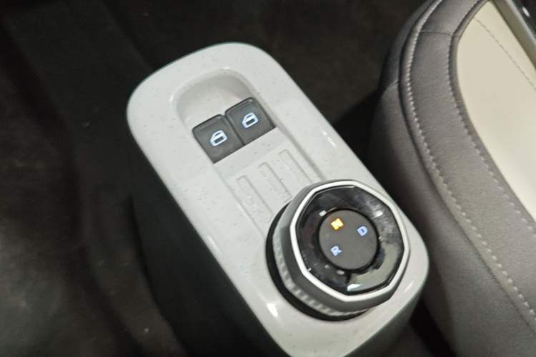 Used Geely Galaxy Panda 2024 200km Panda Kart Gear Lever