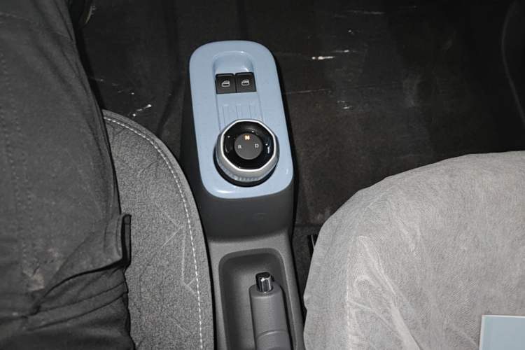 Used Geely Galaxy Panda 2024 Panda Mini 200km Longteng PRO Edition Gear Lever