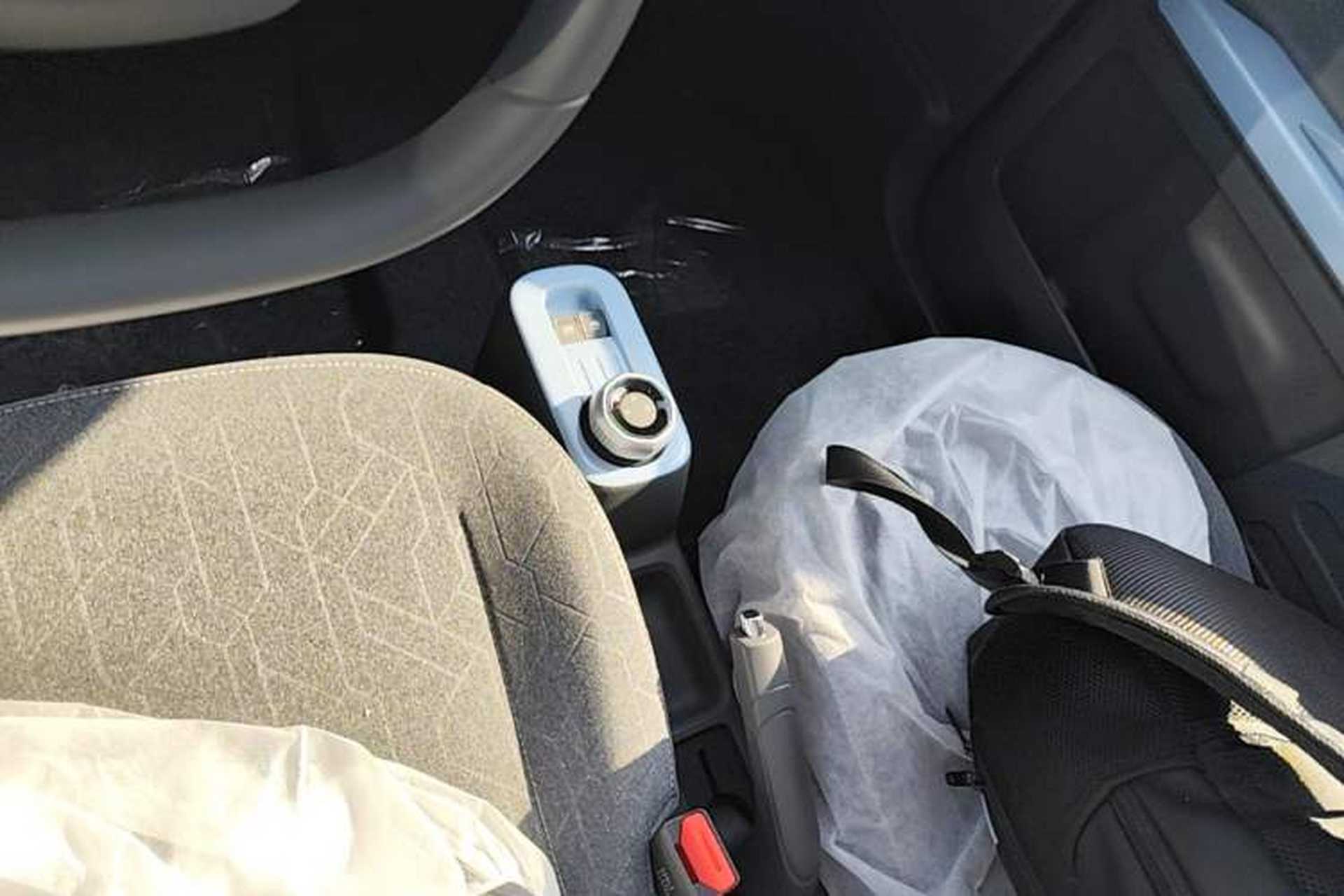 Used Geely Galaxy Panda 2024 Panda Mini 200km Endurance Bear Gear Lever