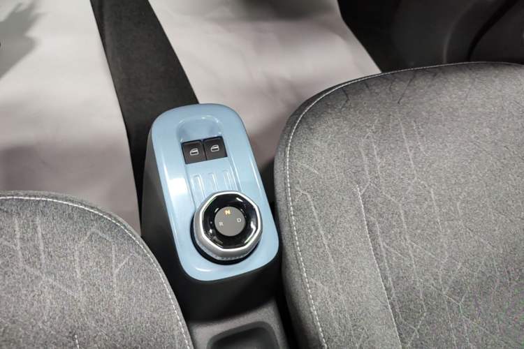 Used Geely Galaxy Panda 2024 Panda Mini 200km Longteng PRO Edition Gear Lever