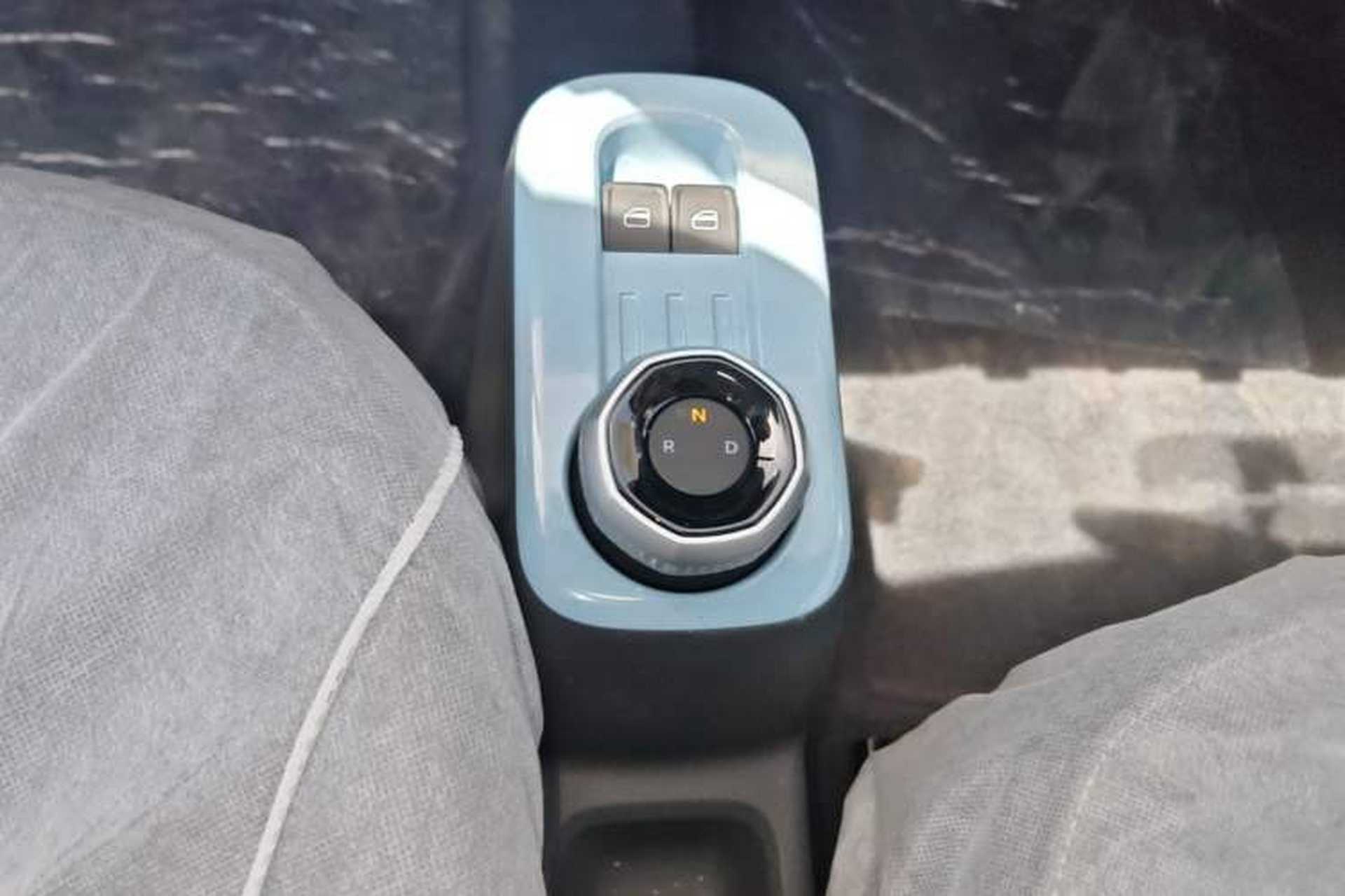 Used Geely Galaxy Panda 2024 Panda Mini 200km Endurance Bear Gear Lever